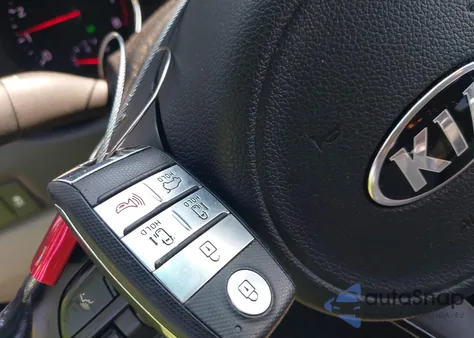 2017 Kia Sedona Lx z USA, uszkodzony, nr VIN KNDMB5C13H6312934